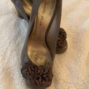 Antonio Melani Taupe Wedge - Size 9.5